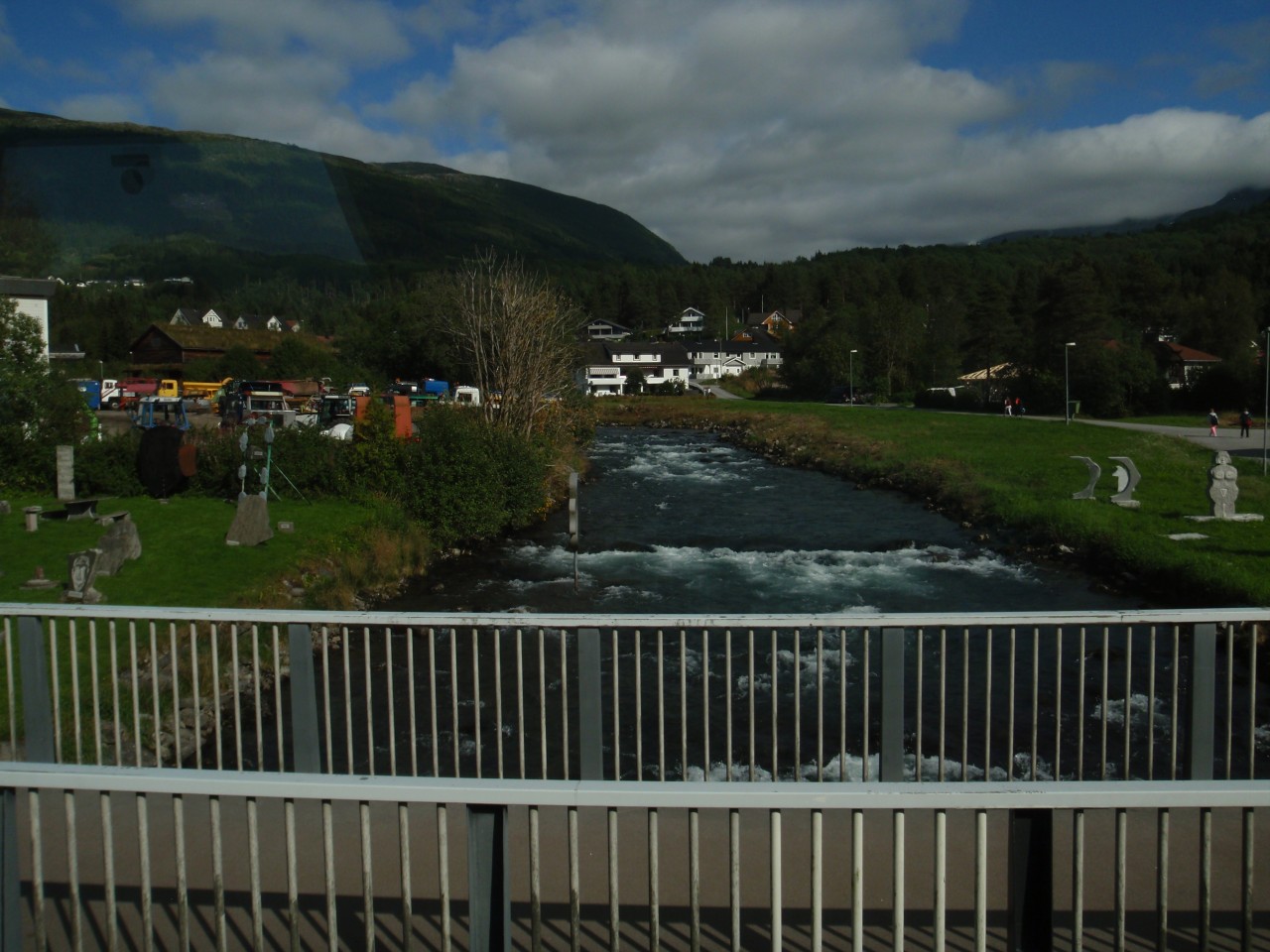 sm_P9087176.JPG